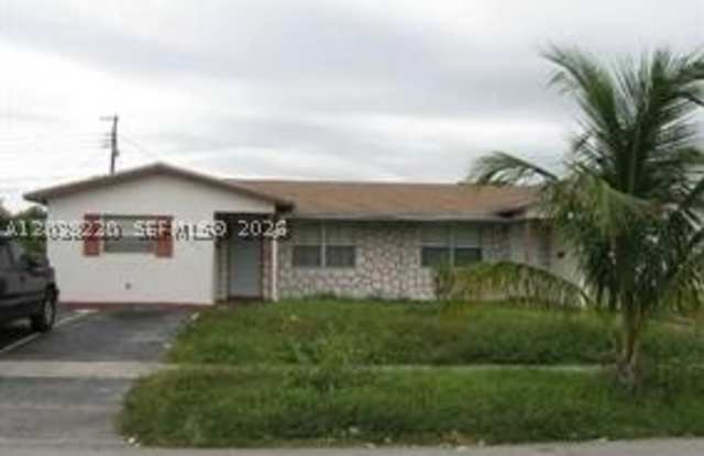 5424 NW 17th Ct photos photos