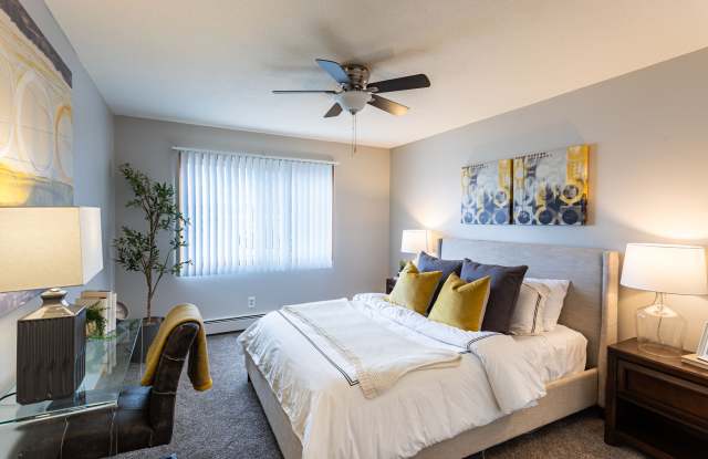 Royal Oaks photos photos