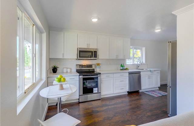 10052 4th Avenue SW Gallery 4