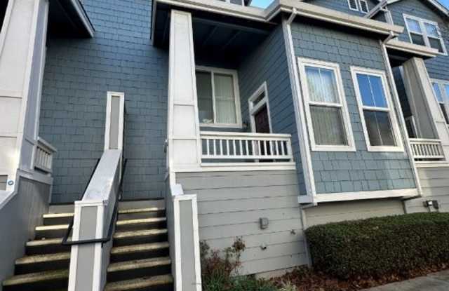 Nor Cal Realty Inc, 3 Bd 3 bth town home with 2 car garage - 622 Arcadia Drive, Hayward, CA 94541