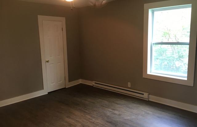119 N 22nd St - 119 N 22nd St, Mattoon, IL 61938