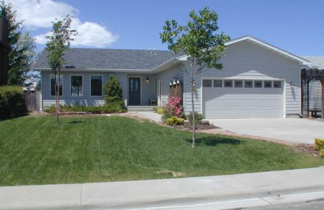 EXECUTIVE HOME FOR LEASE photos photos