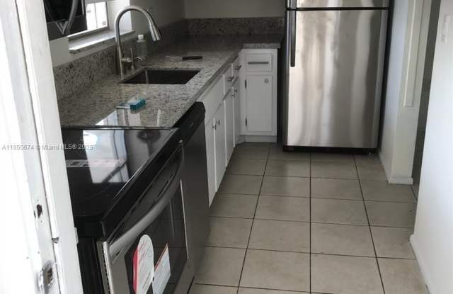 7340 SW 82nd St photos photos