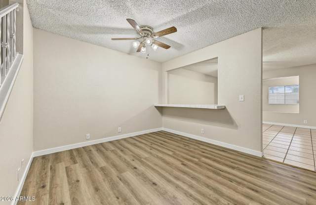 Spacious 3 bed, 2.5 bath in Glendale. Gallery 4