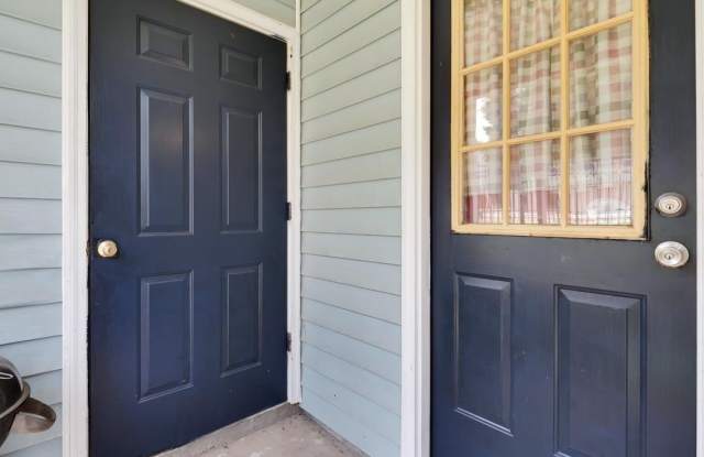 2221 S Timberwood Circle Gallery 1