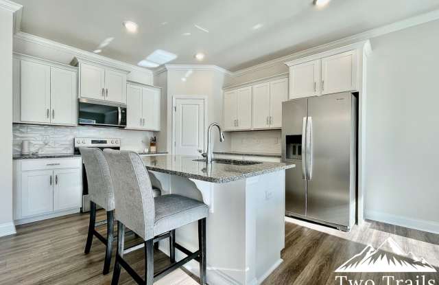 FULLY FURNISHED NEW CONSTRUCTION Gallery 4