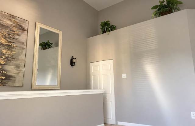 25272 Riffleford Square Gallery 3