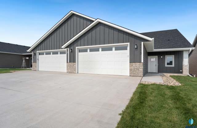 1113 S Foss Ave photos photos