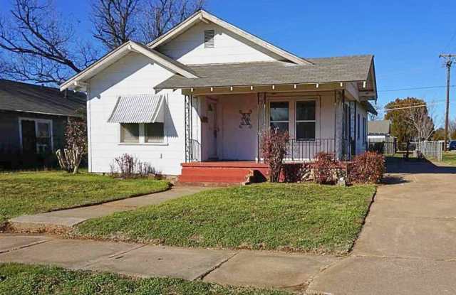 Large 2 Bed 1 Bath corner-lot home in Highland! photos photos