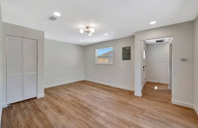 2 bedrooms 1.5 baths home in San Diego FOR RENT!! photos photos