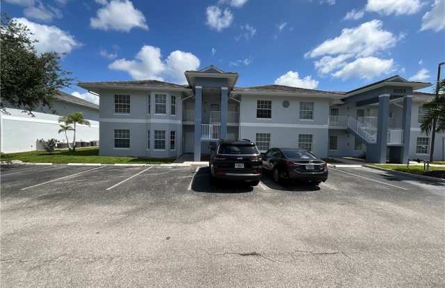 8555 Bernwood Cove Loop unit: 103 photos photos