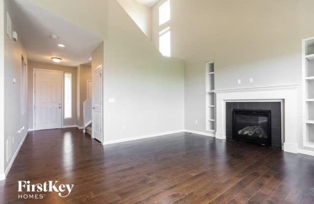 2215 Summerhill Drive Gallery 3