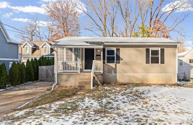 835 N Forest Avenue photos photos