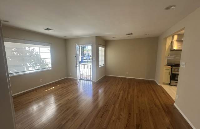17935 Tiara St Gallery 3