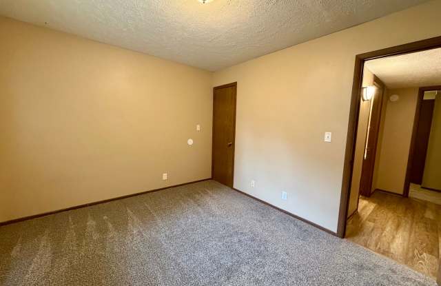 2 bed 1 bath ground level duplex Gallery 2