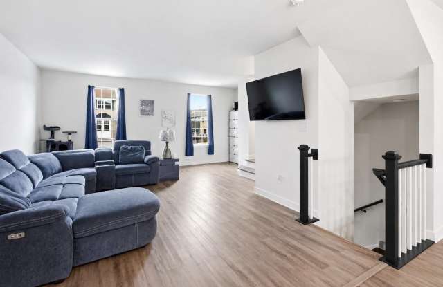 108 FREEDOM Way Gallery 2