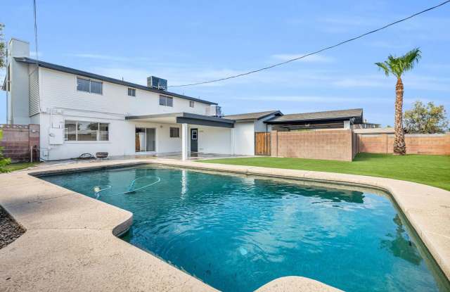 6 Bedroom! 4 1/2 BATHS! ASU! Diving Pool! Less than 1 mile to campus photos photos