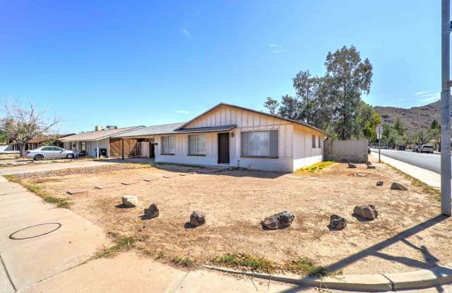 READY TO VIEW NOW! 3 Bedroom/ 2 Bath with Convenient Freeway Access photos photos