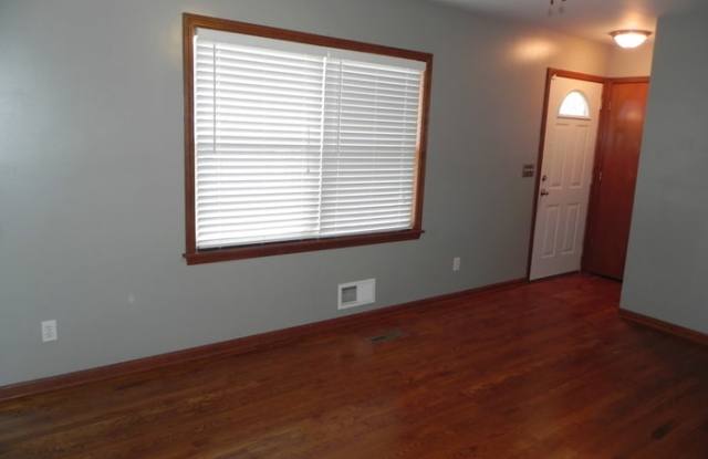 1514 South Logan Avenue Gallery 4
