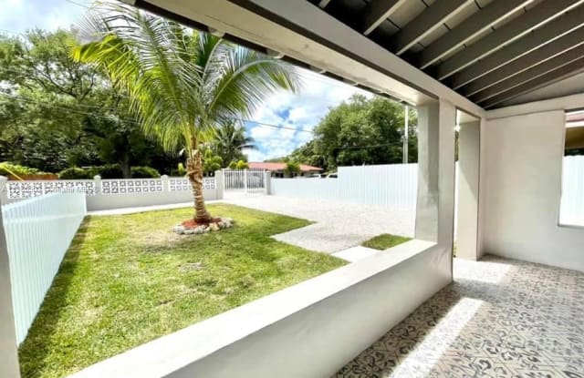 525 NW 91st St - 525 Northwest 91st Street, Miami-Dade County, FL 33150