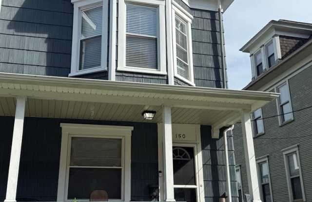 150 1/2 Edgington Lane photos photos