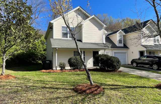 Spacious 4-bedroom, 2.5-bath home in Charlotte with convenient access to Uptown photos photos