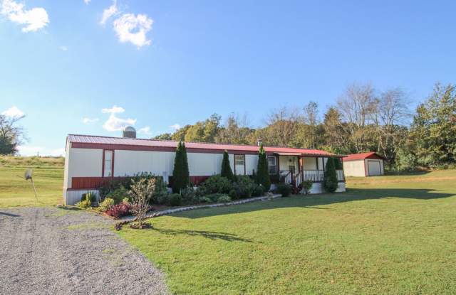Nice Home with Country Setting! Gallery 1