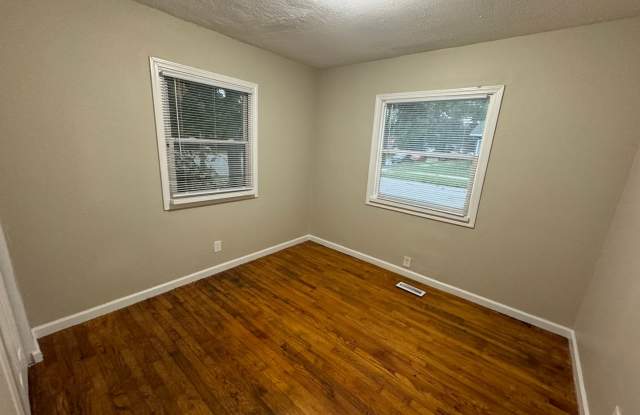 3 Bedrooms, 1.5 Bath Home in South Bend IN. ACCEPTING SECTION 8 Gallery 3