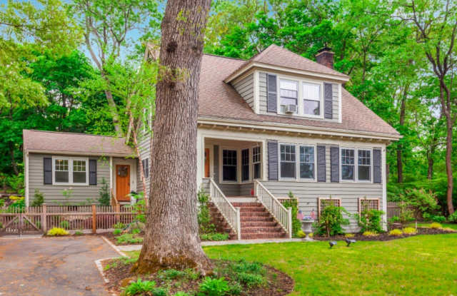 20 Rock View Rd. - 20 Rockview Road, Milton, MA 02186