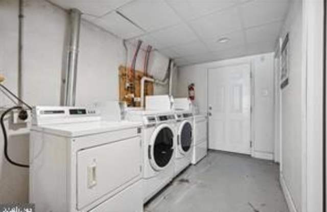 922-00 S 49TH Street Gallery 3