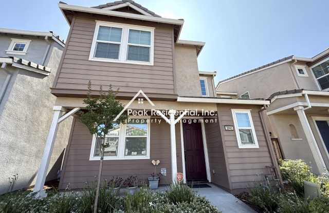 Still looks new in Natomas 3-bedroom photos photos