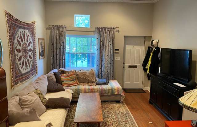 1016 CHRISTIAN STREET Gallery 2