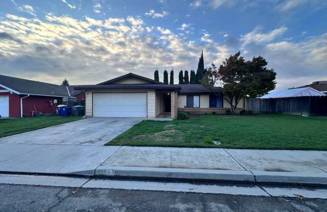 Available Soon! - 112 Holiday Way, Chowchilla, CA 93610 Available Soon! - 112 Holiday Way, Chowchilla, CA 93610