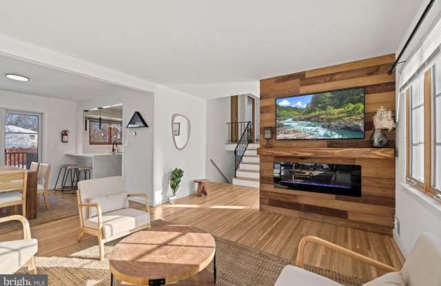 209 FRONT Street photos photos