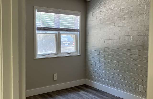 603 North State Street - 3A Gallery 4