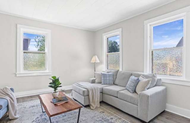 Fully Remodeled 4-Bedroom! Gallery 3