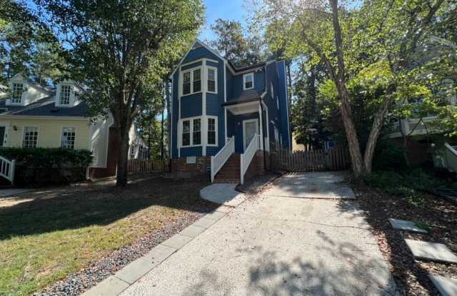 Cute cul-de-sac home in Woodcroft! photos photos