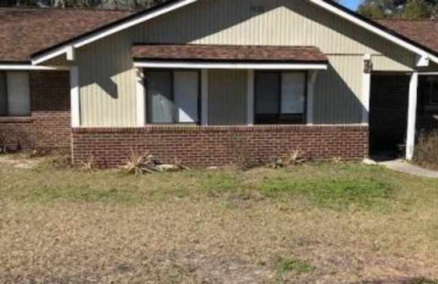 808 Meadowbrook Drive Unit B - 808 Meadowbrook Drive, Bellair-Meadowbrook Terrace, FL 32073