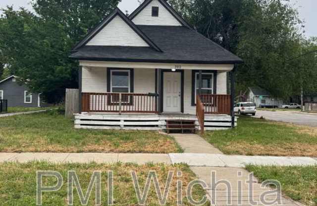 202 N Ash St photos photos