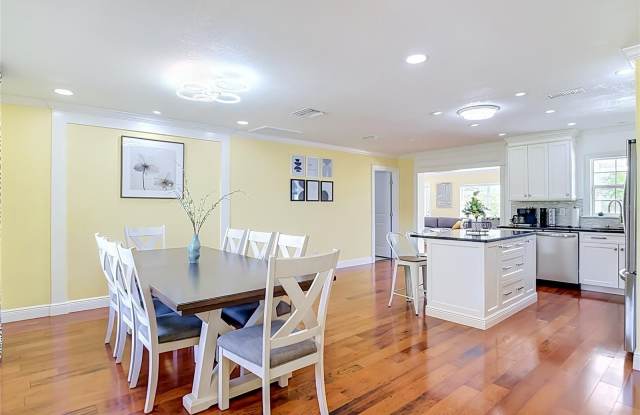 8261 MALVERN Circle Gallery 4
