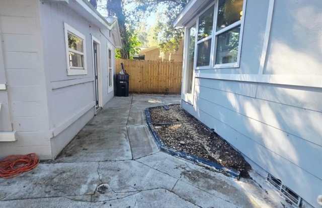 919 E FLORA Street Gallery 2