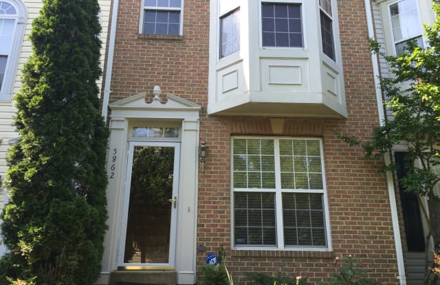 5862 Summers Grove Rd - 5862 Summers Grove Road, Alexandria, VA 22304