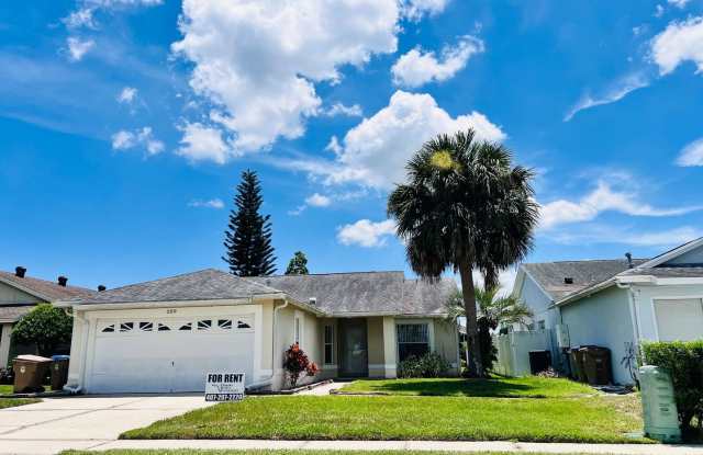 Spacious 3-Bedroom Home with Updated Kitchen, Fenced Yard & Lake Views! Gallery 1