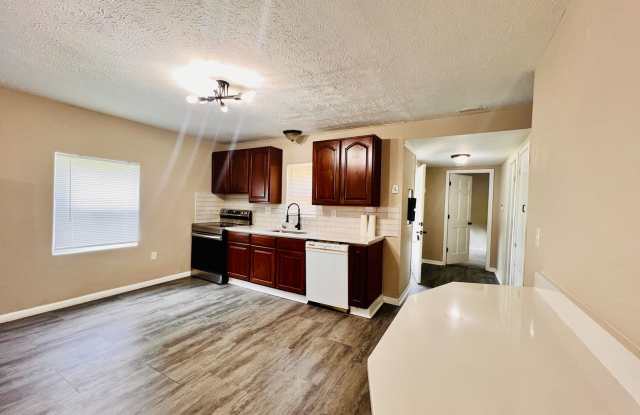 5-bedroom 2 full bathroom Gallery 3