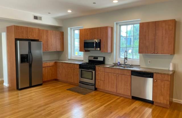 Newly Renovated Townhouse Style Condo for Rent in Providence! photos photos