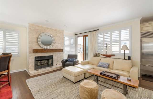 33 4th Court - 33 4th Court, Hermosa Beach, CA 90254