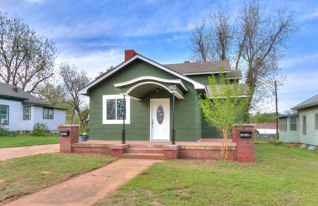 1812 West Noble Avenue - A photos photos