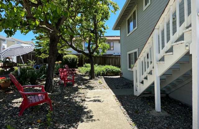 Top Floor of Benicia Duplex photos photos