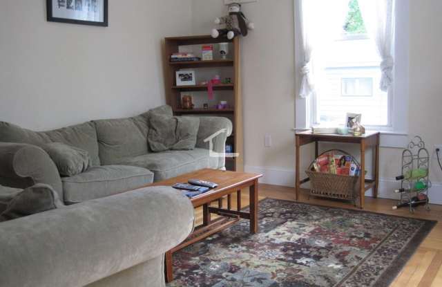 Nicely renovated 4 bed in Brighton with in-unit laundry! photos photos