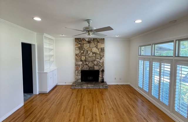 Beautiful One Level, 3 Bedroom, 3 Bathroom Tarzana Pool Home for Lease! Gallery 4